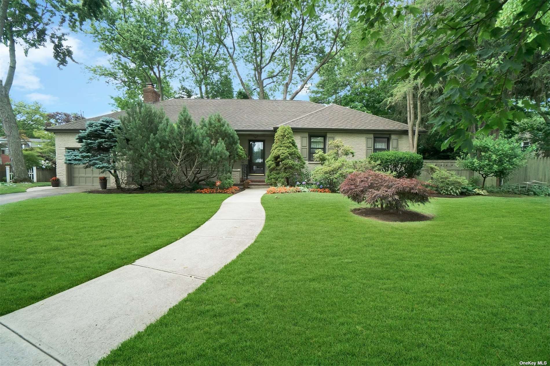 #1 photo, 15 Lynn Court, ナッソー郡 Malverne , NY 11565