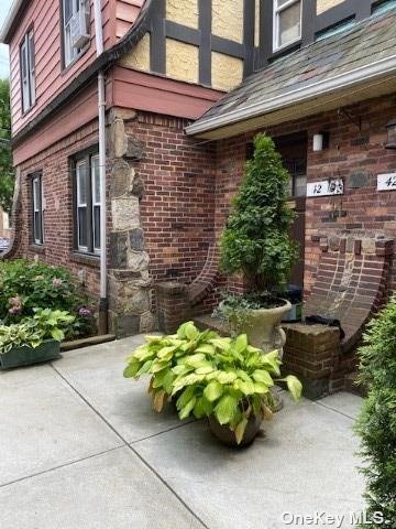 #1 photo, 42-04 205 Street, كوينز Bayside , NY 11361