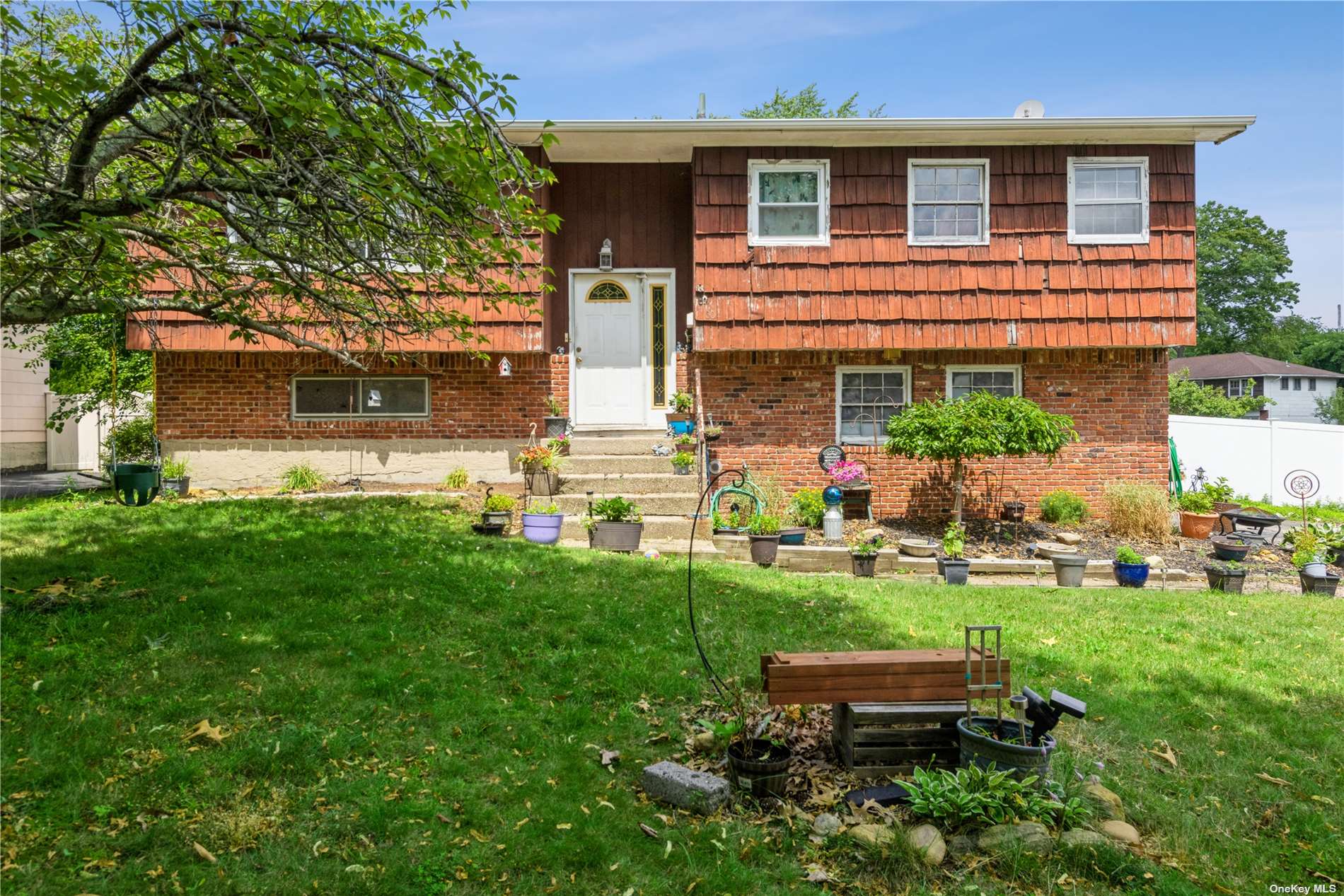 #1 photo, 60 Marie Crescent, सफ़ोक काउंटी Commack , NY 11725