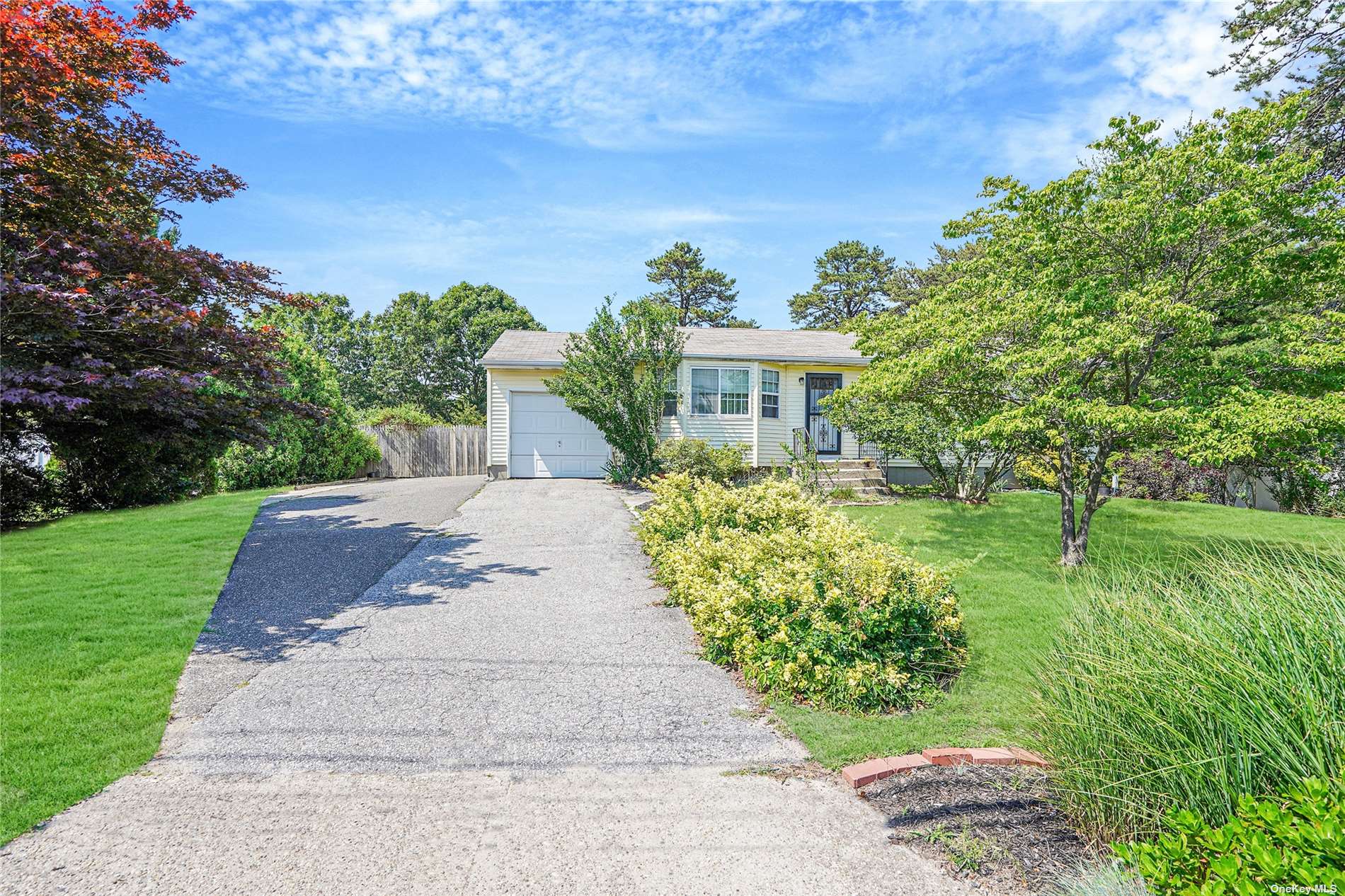 #1 photo, 589 Hawkins Road, サフォーク郡 Selden , NY 11784