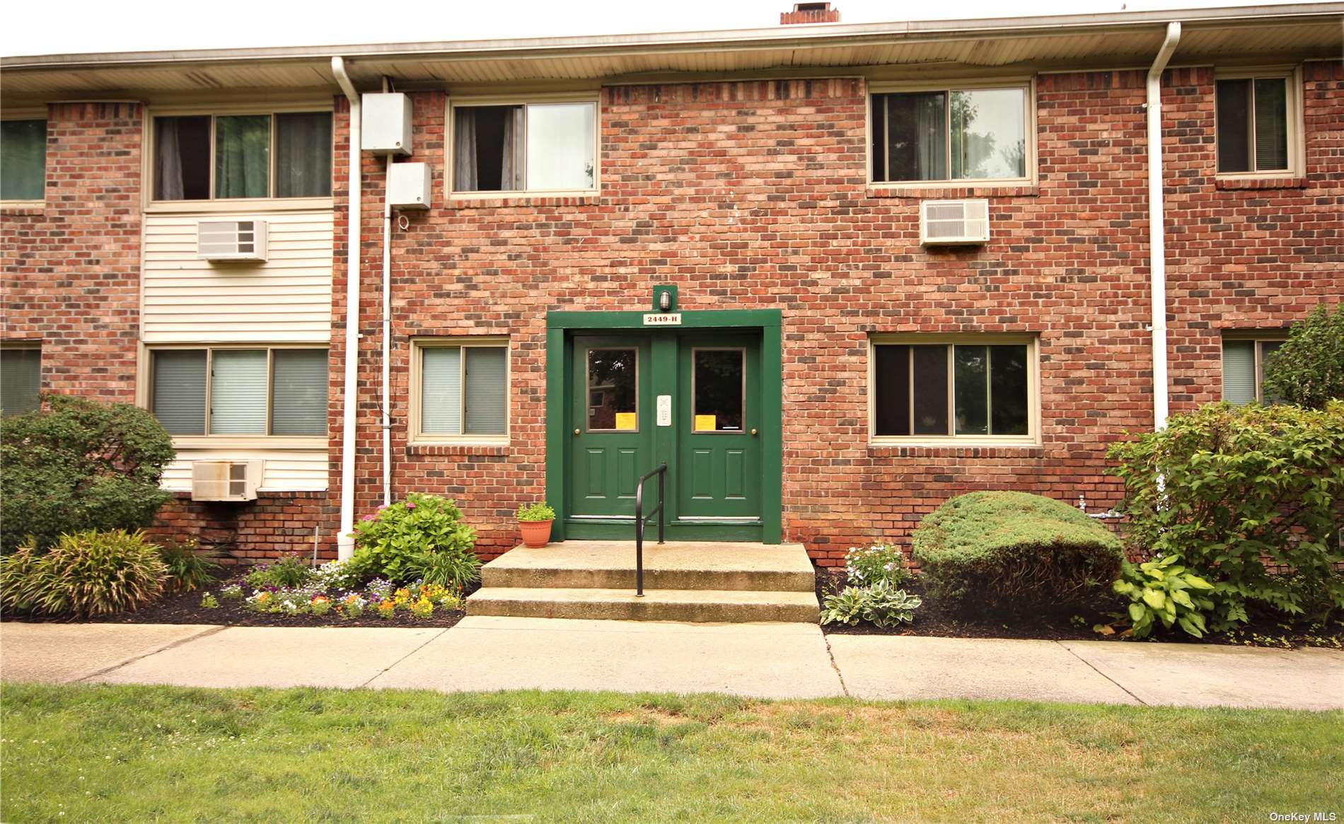 #1 photo, 2449 Union Boulevard, Саффолк ‖ Islip , NY 11751