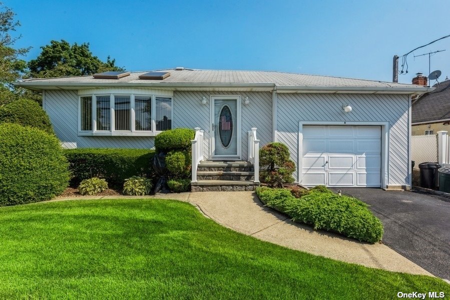 #1 photo, 6 Marvin Avenue, Hicksville , NY 11801