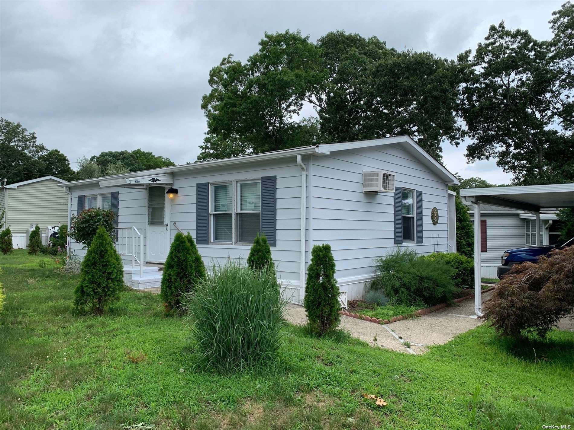 #1 photo, 1661-211 Old Country Road, Riverhead , NY 11901