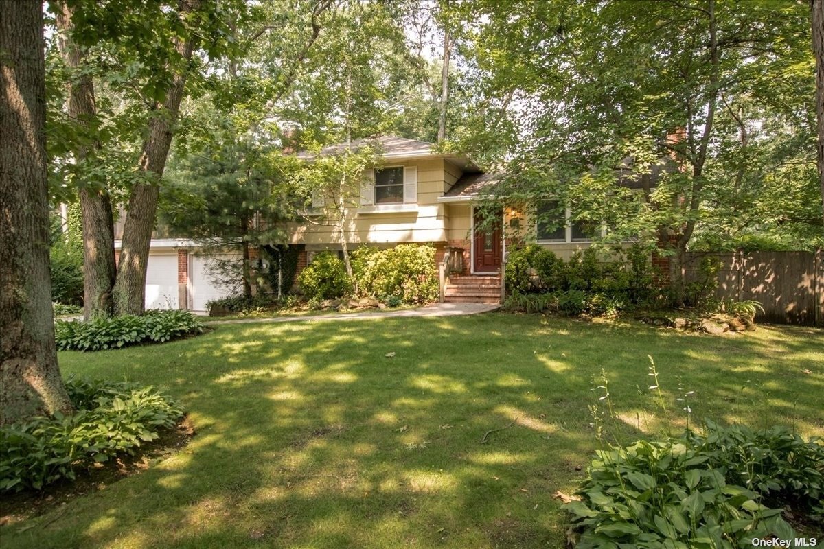 #1 photo, 5 Shadywood Court, سوفولك Huntington , NY 11743