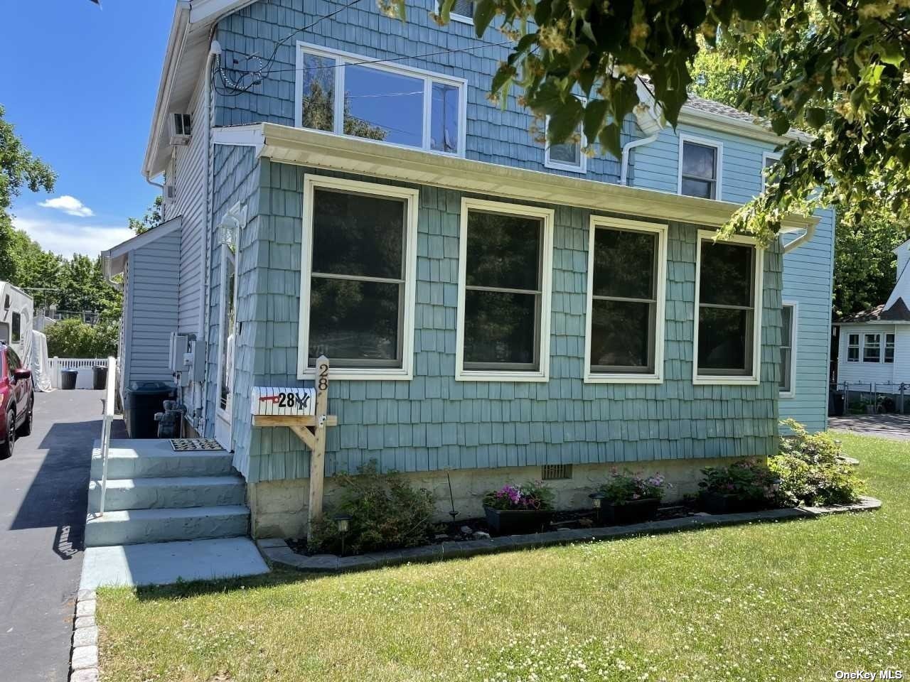 #1 photo, 28 Bulger Street, サフォーク郡 Babylon , NY 11702