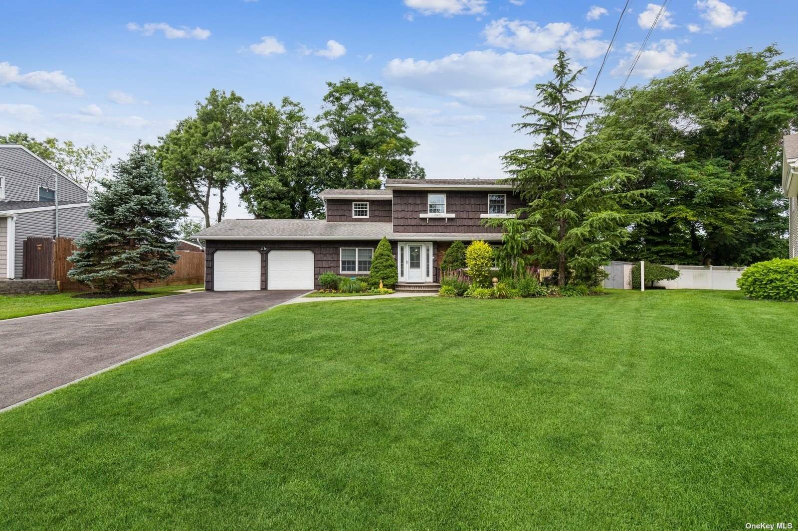 #1 photo, 22 Ridge Court, Hauppauge , NY 11788