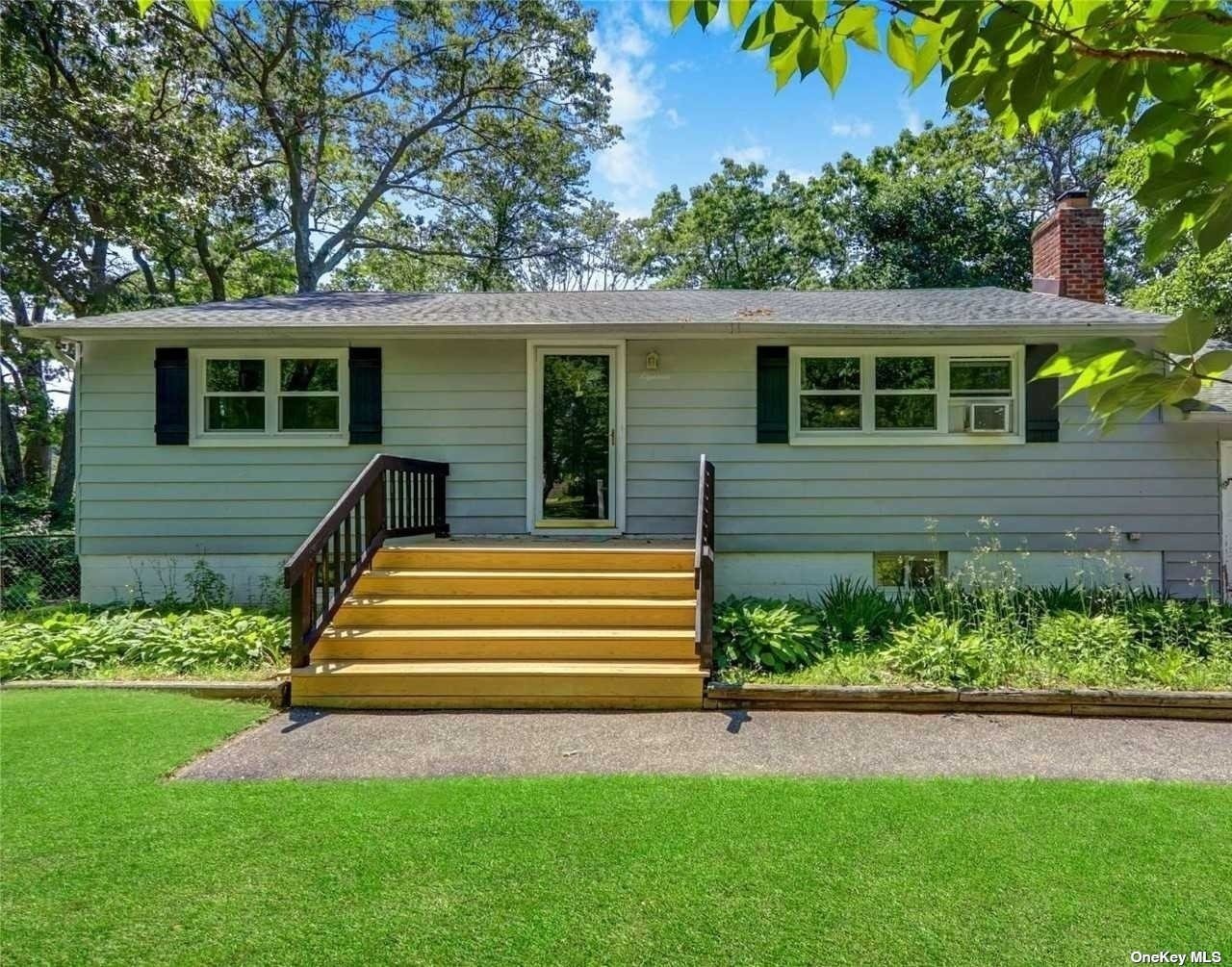 #1 photo, 18 Birch Avenue, サフォーク郡 Sound Beach , NY 11789