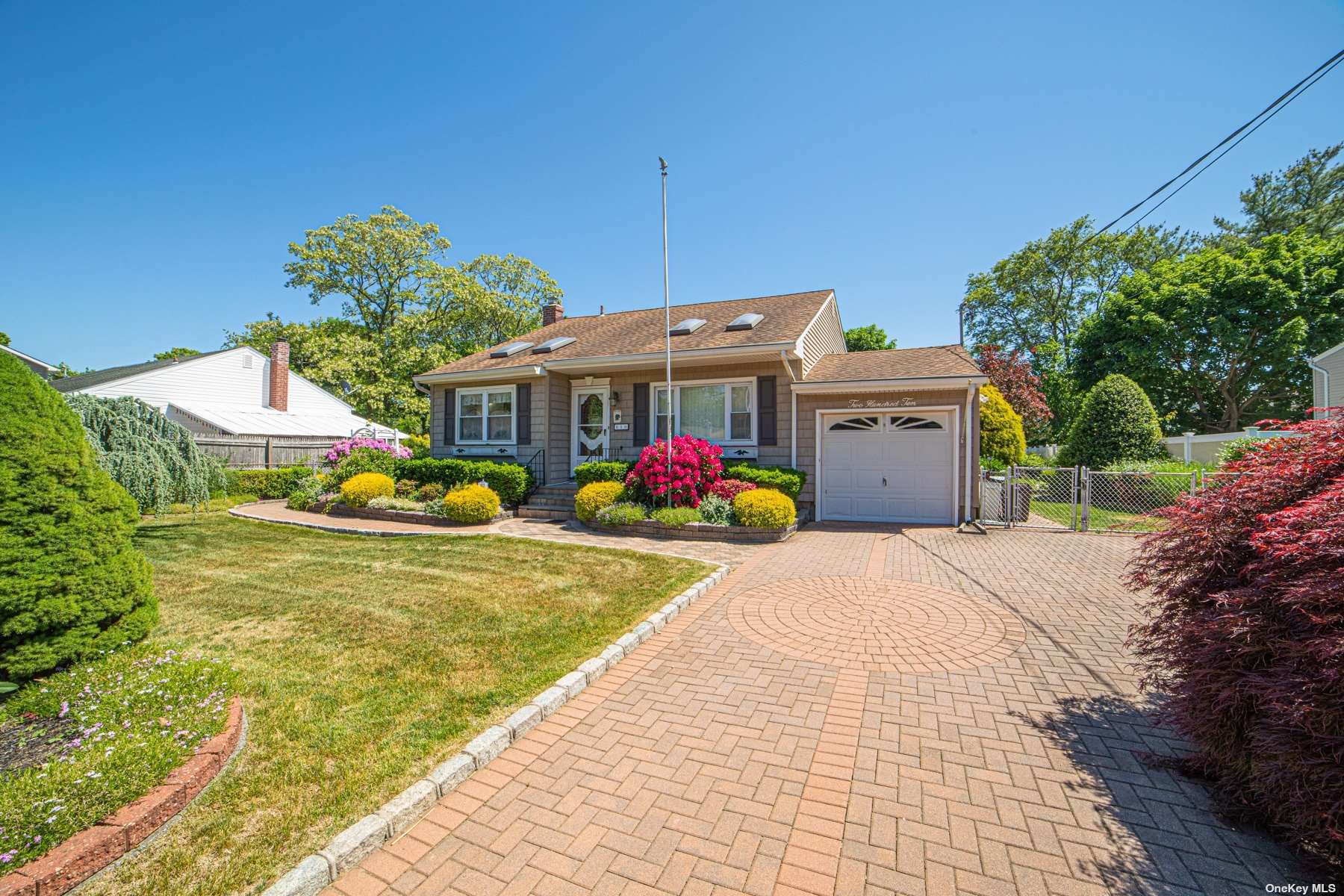 #1 photo, 210 Norwood Avenue, Саффолк ‖ Port Jefferson Station , NY 11776