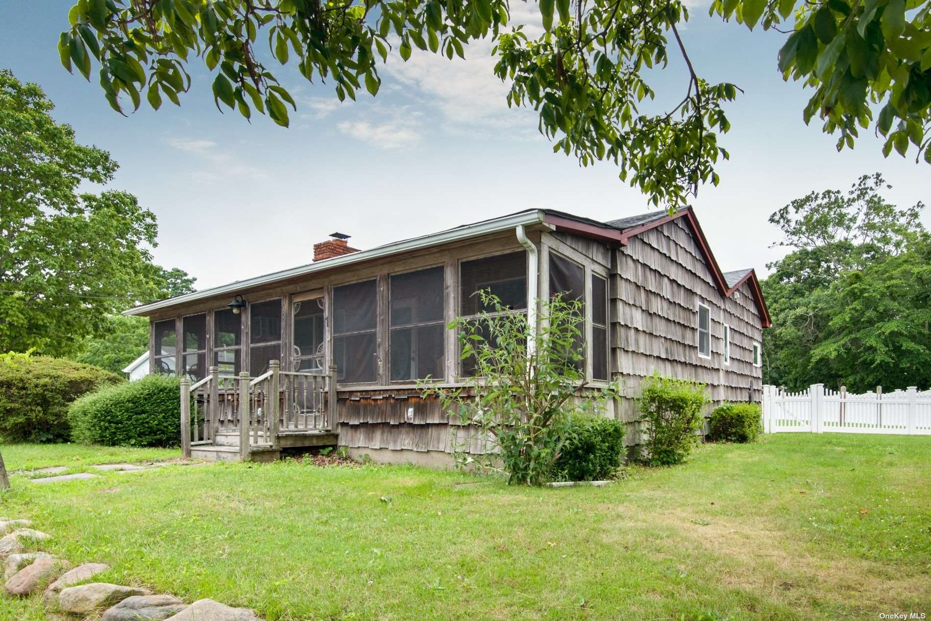 #1 photo, 1 Ivy Road, سوفولك Mastic Beach , NY 11951