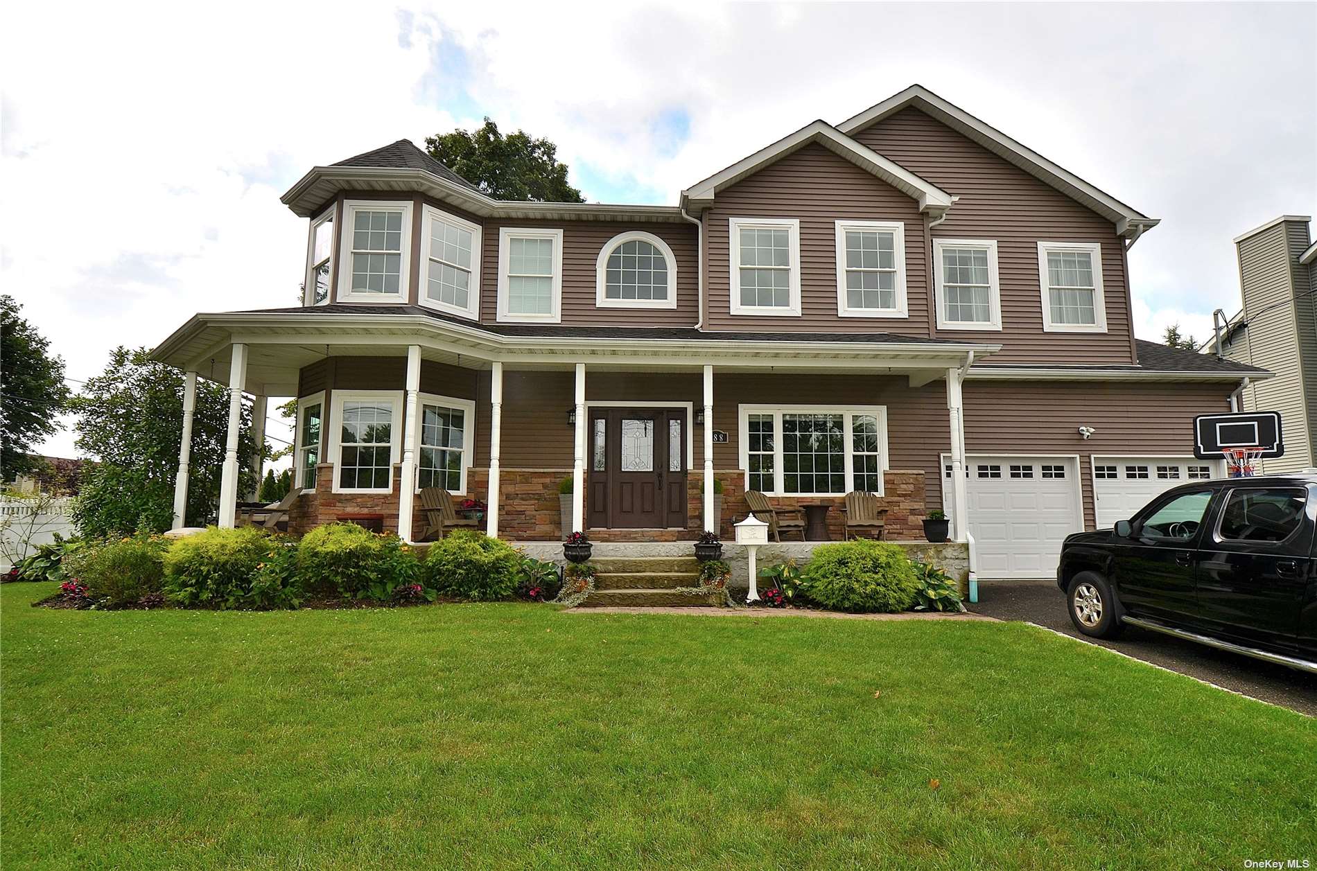 #1 photo, 188 N Utica Avenue, Massapequa , NY 11758