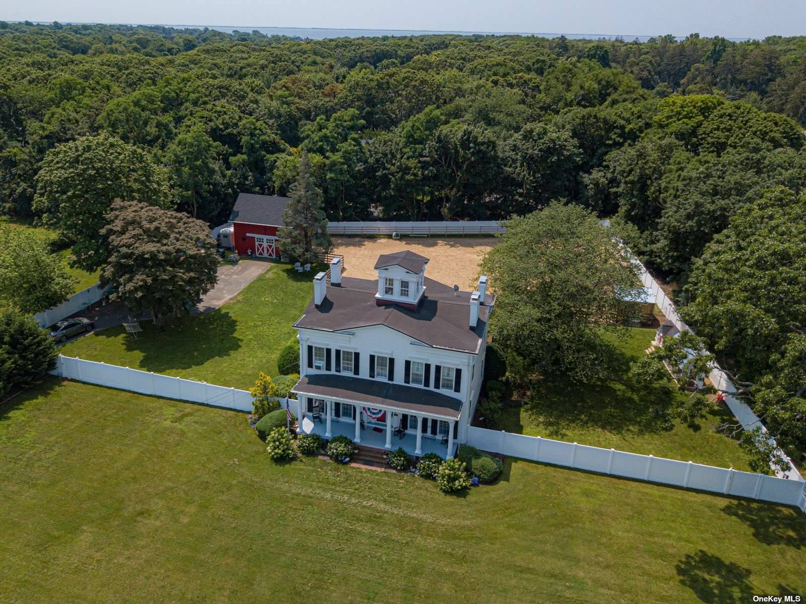 #1 photo, 350 Country Road, Саффолк ‖ East Patchogue , NY 11772