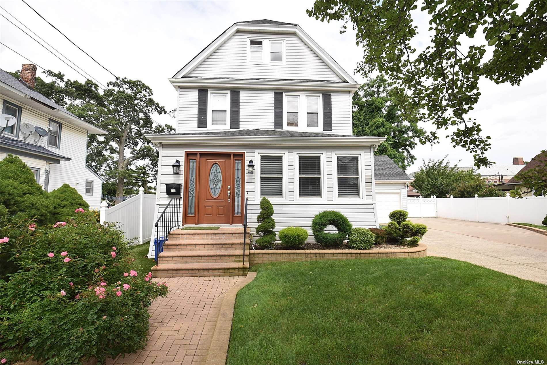 #1 photo, 262 Wallace Street, Freeport , NY 11520