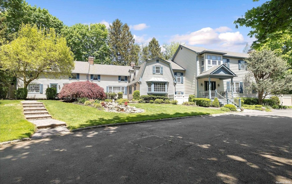 #1 photo, 90 Hegemans Lane, Glen Head , NY 11545