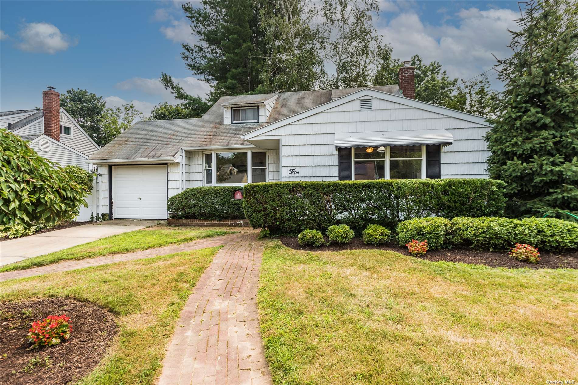 #1 photo, 5 Leland Street, سوفولك East Northport , NY 11731