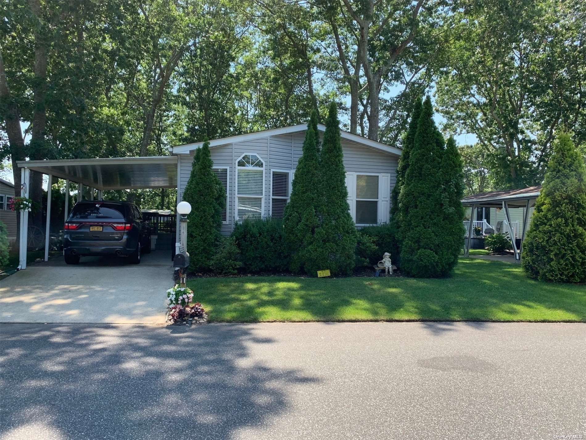 #1 photo, 1661-161 Old Country Road, Riverhead , NY 11901