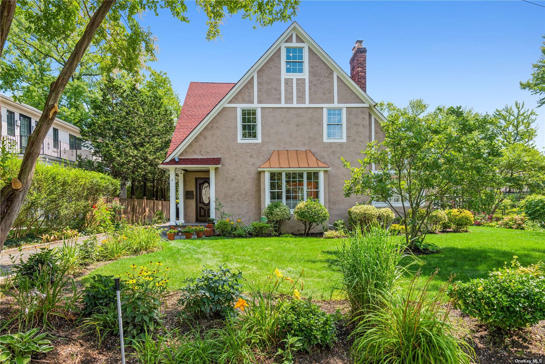 #1 photo, 6 Cary Road, Great Neck , NY 11021