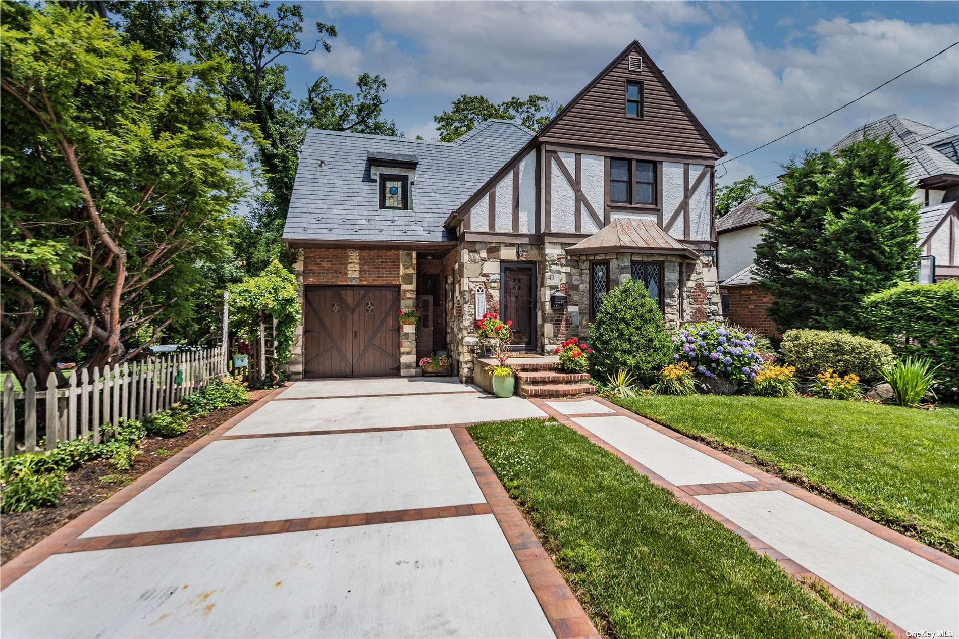 #1 photo, 43 Henry Street, ナッソー郡 Merrick , NY 11566