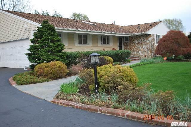 #1 photo, 25 Kirkland Drive, سوفولك Greenlawn , NY 11740