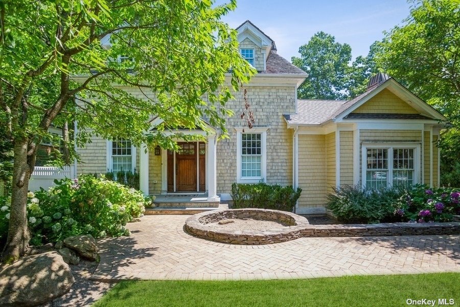 #1 photo, 189 Saint James N Avenue, Saint James , NY 11780