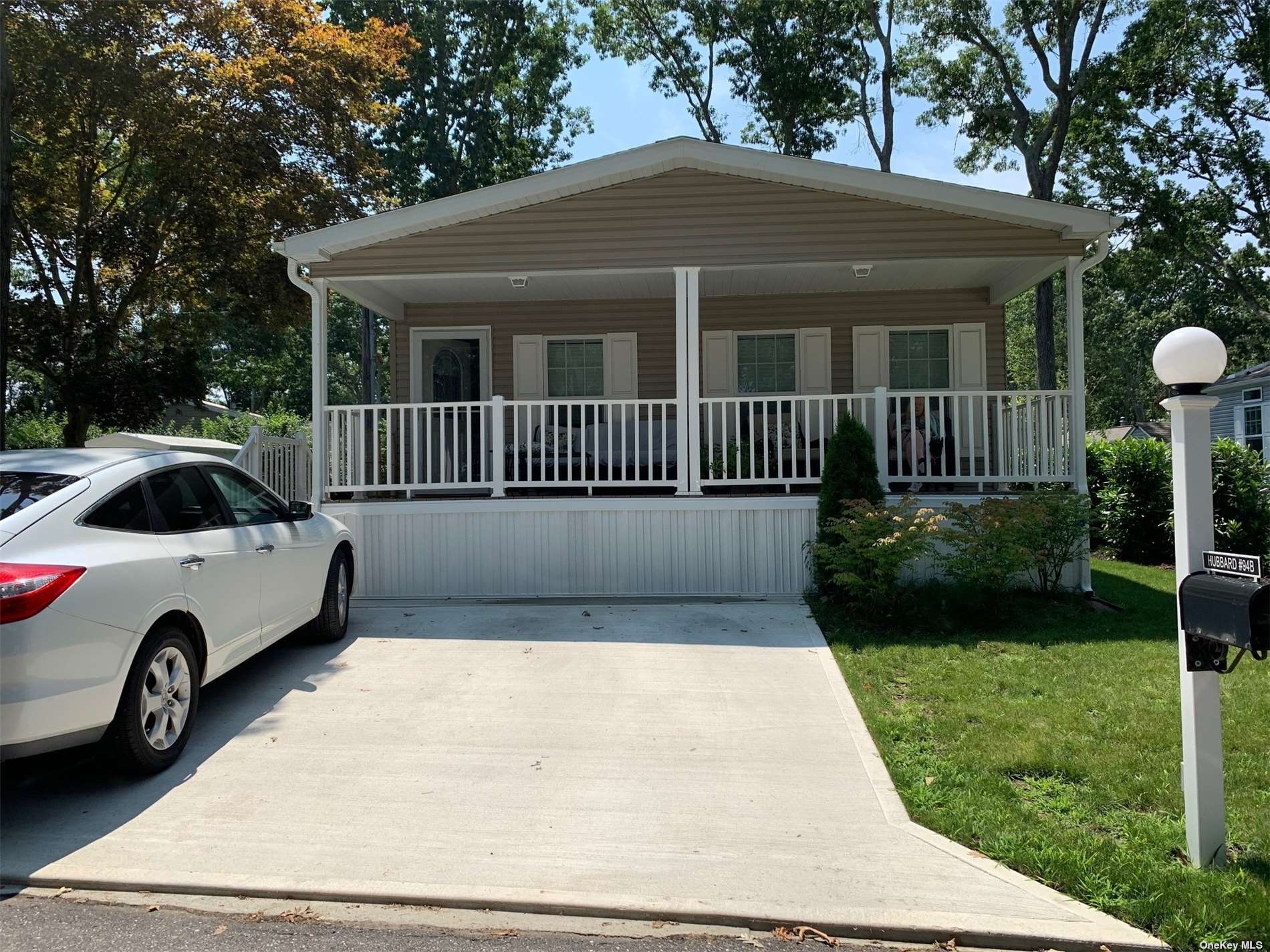 #1 photo, 1661-94B Old Country Road, Riverhead , NY 11901