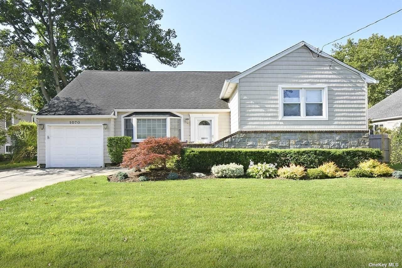 #1 photo, 1070 Melissa Lane, North Bellmore , NY 11710