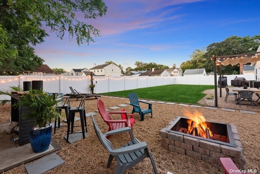 #1 photo, 557 Rockaway Street, מחוז סאפוק West Islip , NY 11795