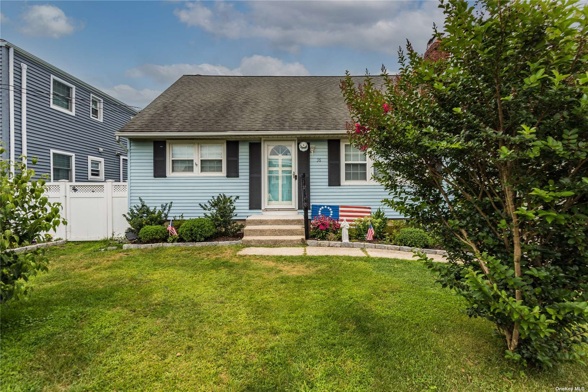 #1 photo, 36 Georgia Street, सफ़ोक काउंटी East Northport , NY 11731