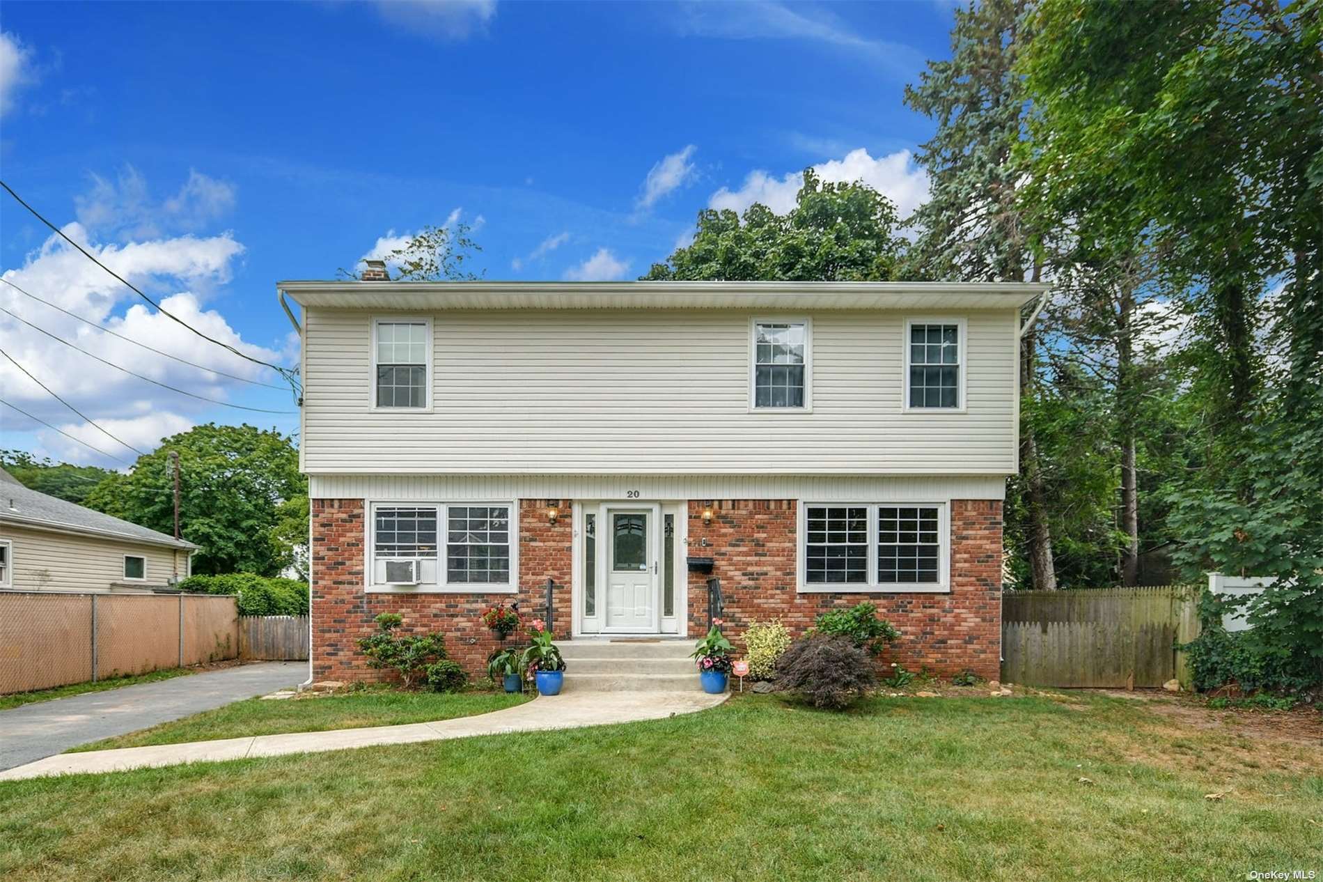 #1 photo, 20 School Street, Ronkonkoma , NY 11779