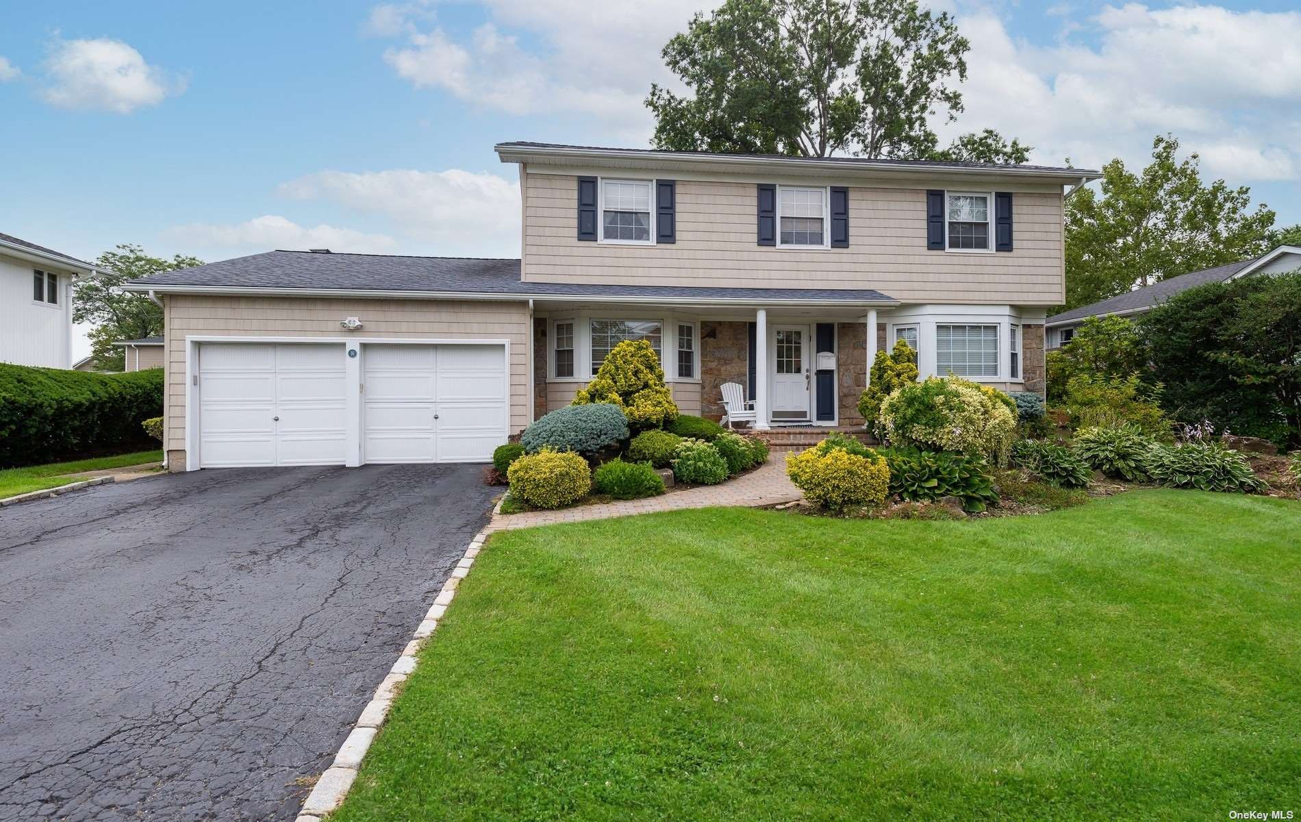 #1 photo, 16 Niagara Drive, Jericho , NY 11753
