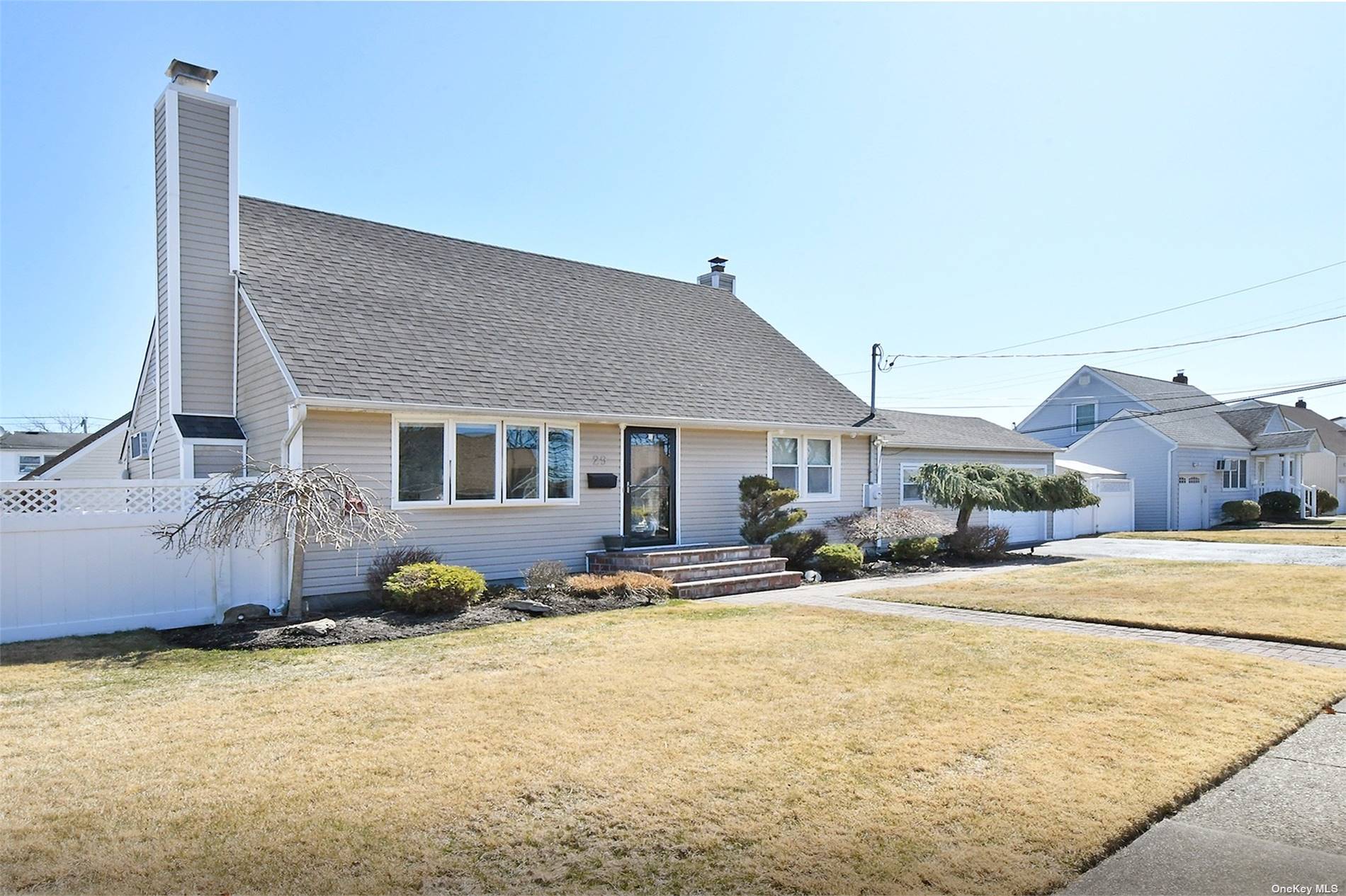 #1 photo, 29 Cinque Drive, Farmingdale , NY 11735