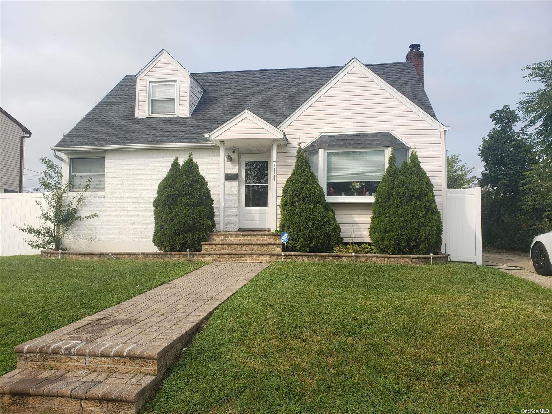 #1 photo, 711 Park Avenue, 長島 Uniondale , NY 11553