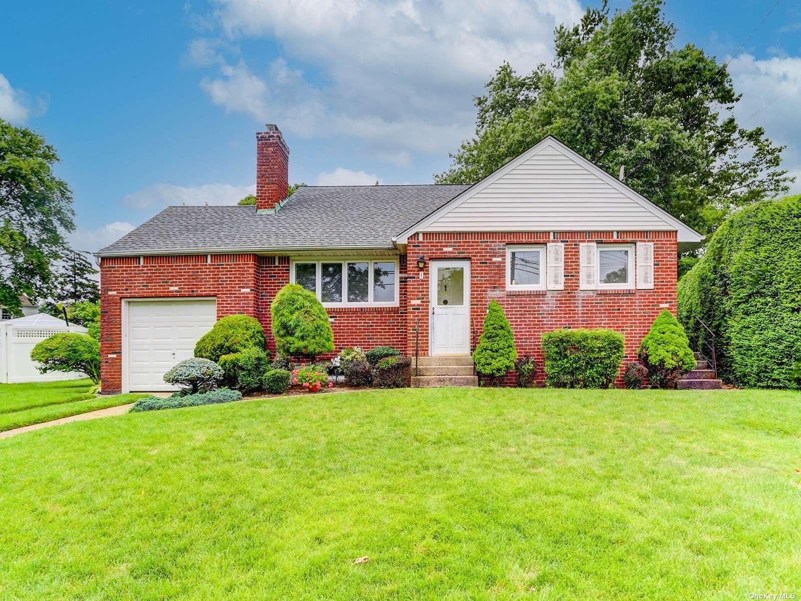 #1 photo, 1 Northgate Road, ナッソー郡 Massapequa Park , NY 11762