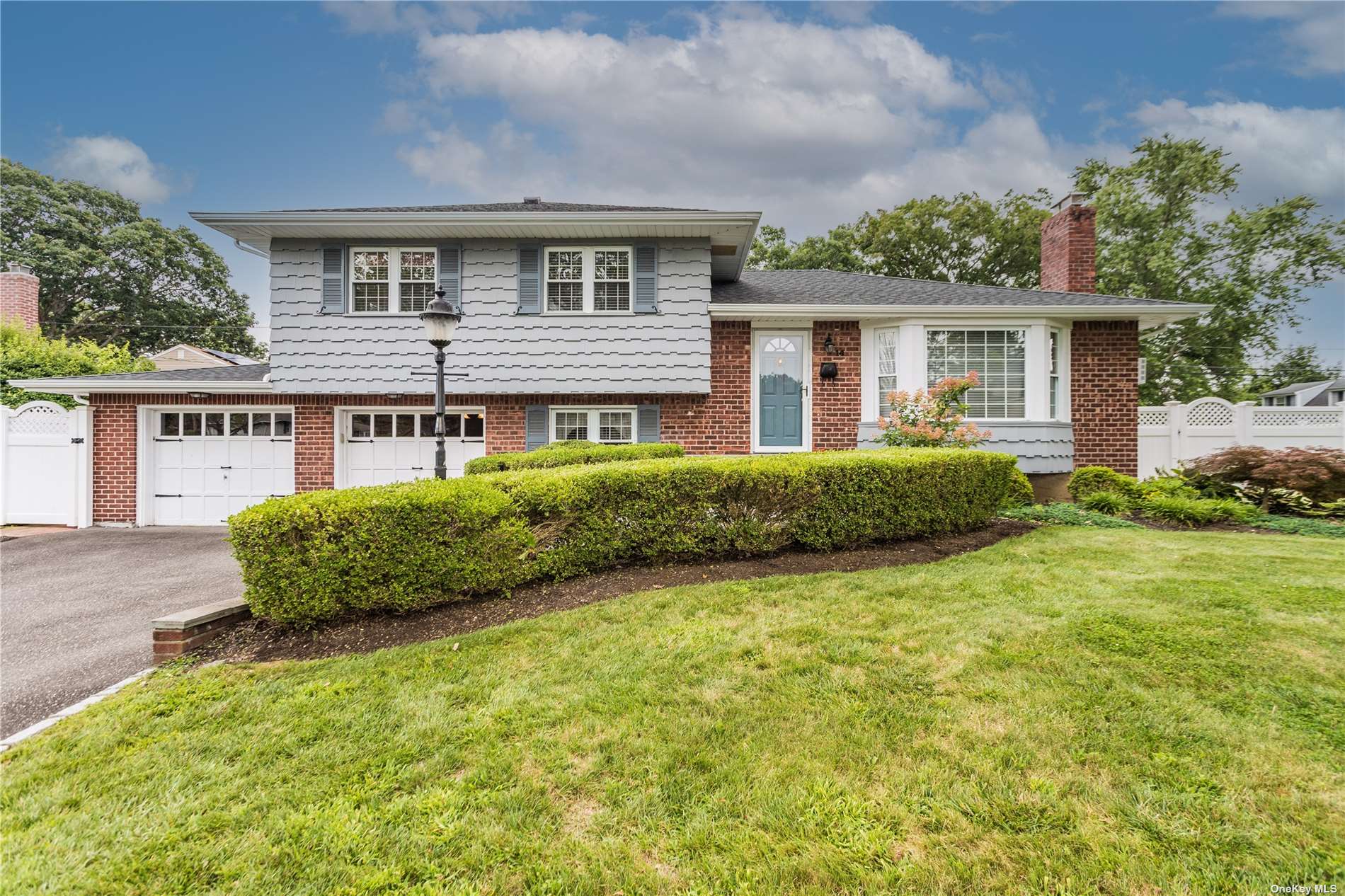 #1 photo, 14 Goldfield Street, سوفولك Melville , NY 11747