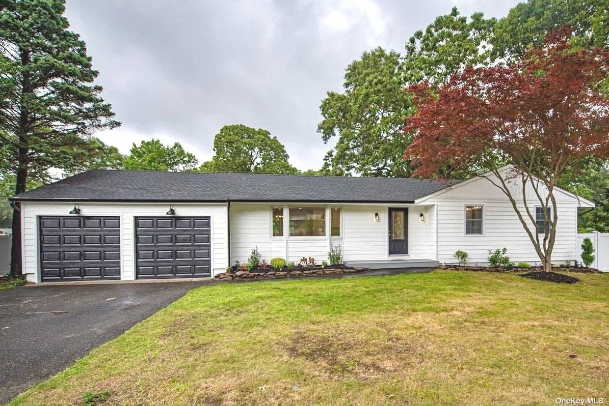 #1 photo, 305 Easton Street, Ronkonkoma , NY 11779