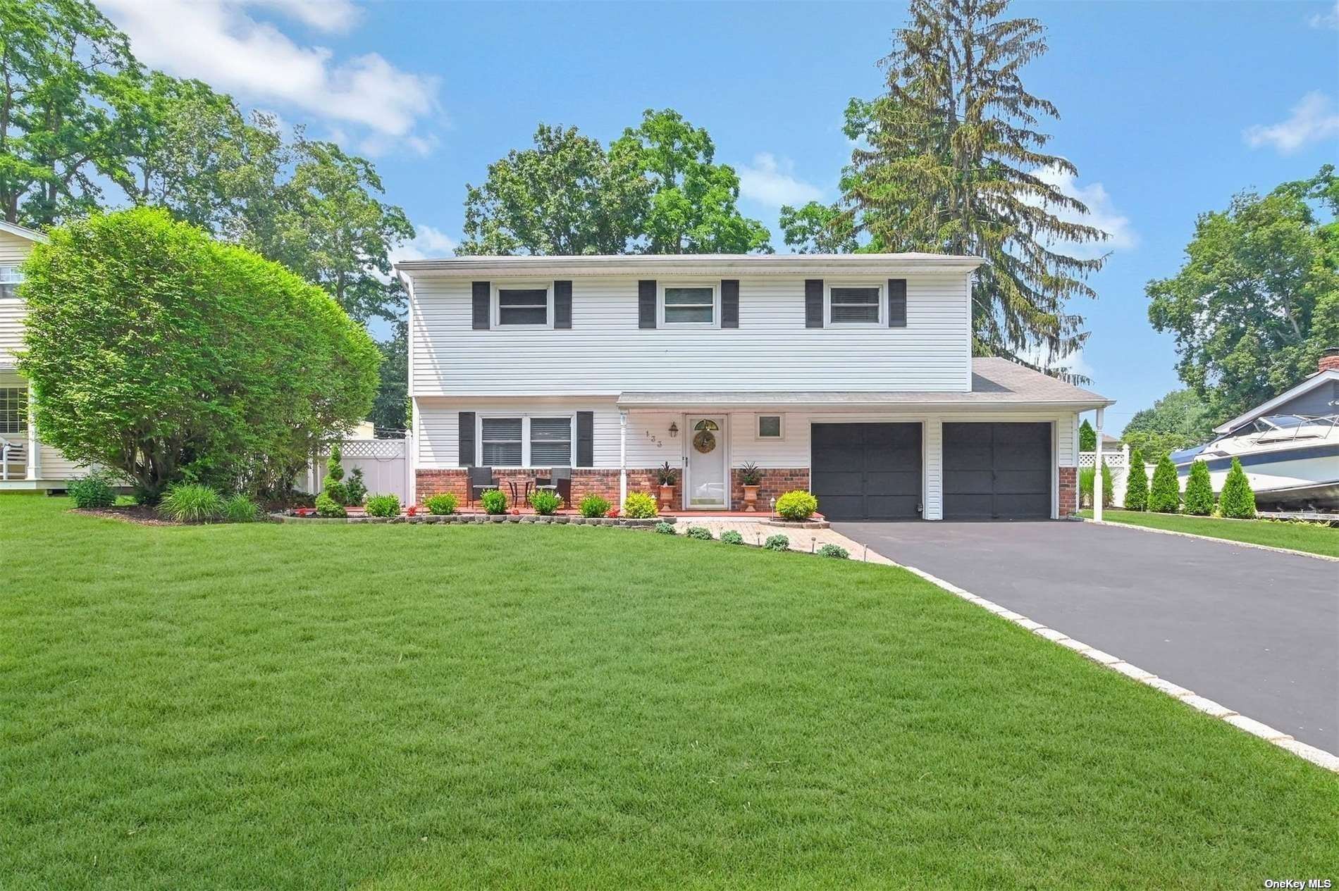 #1 photo, 133 Boxwood Drive, 東長島 Kings Park , NY 11754