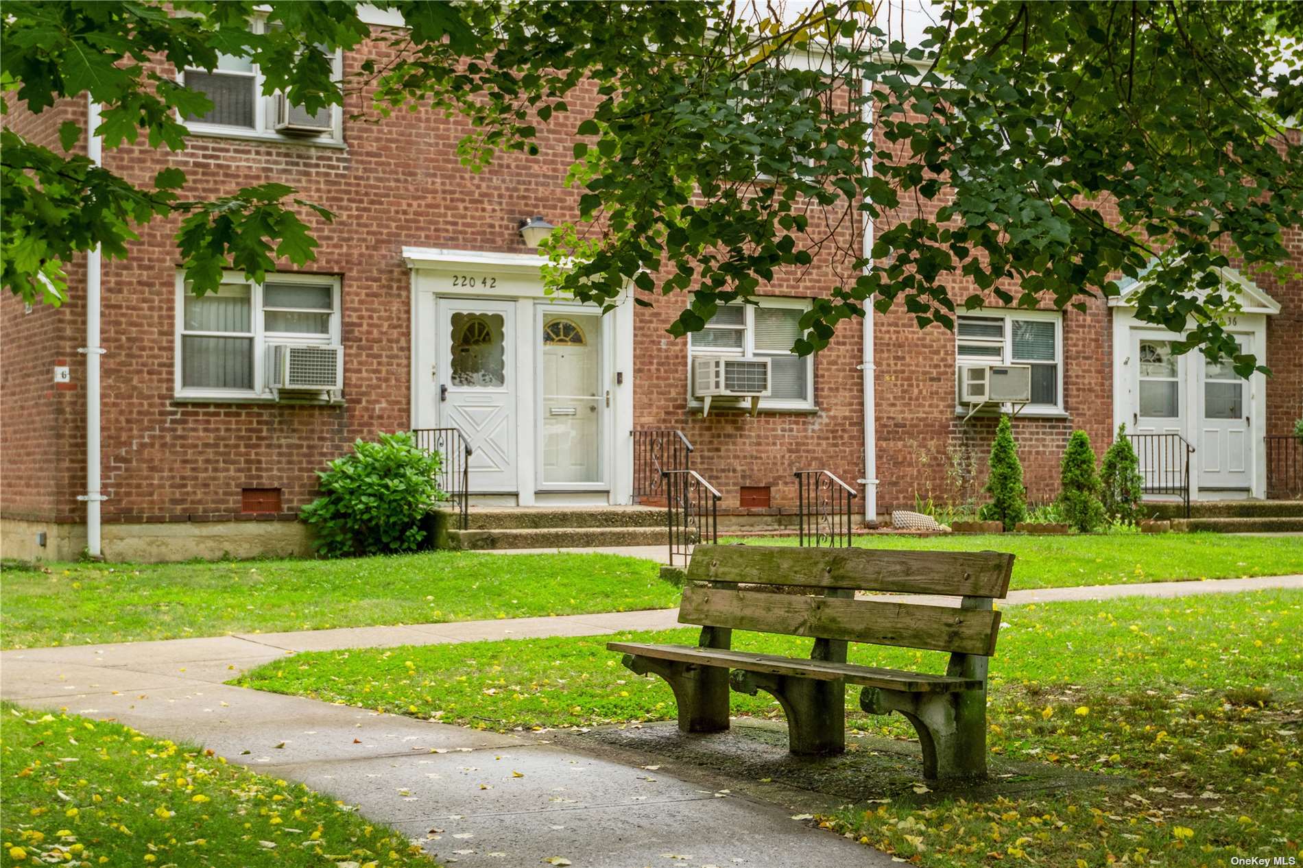 #1 photo, 220-42 67th Ave, クイーンズ区 Bayside , NY 11364