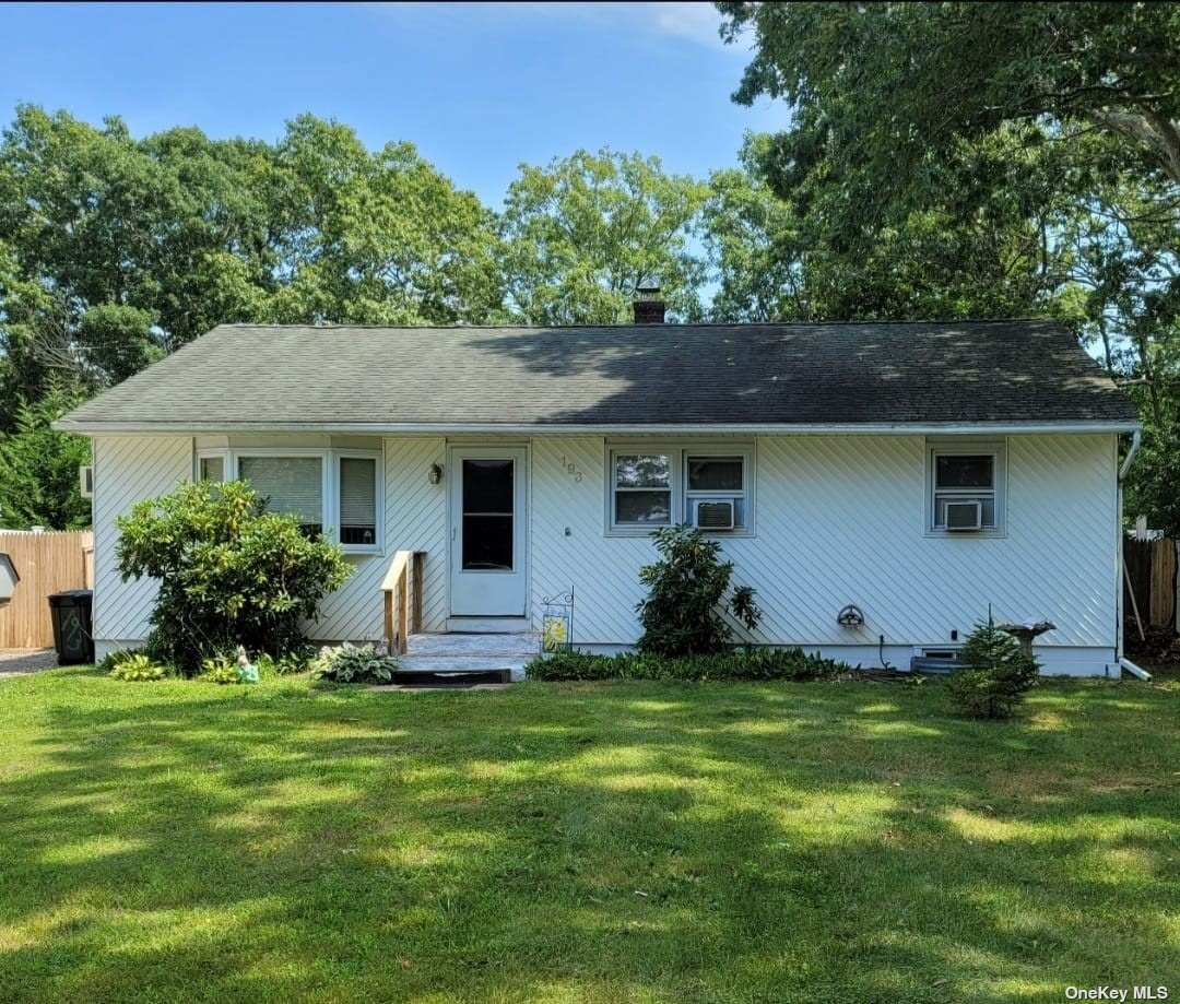 #1 photo, 193 Van Buren Street, サフォーク郡 Mastic , NY 11950