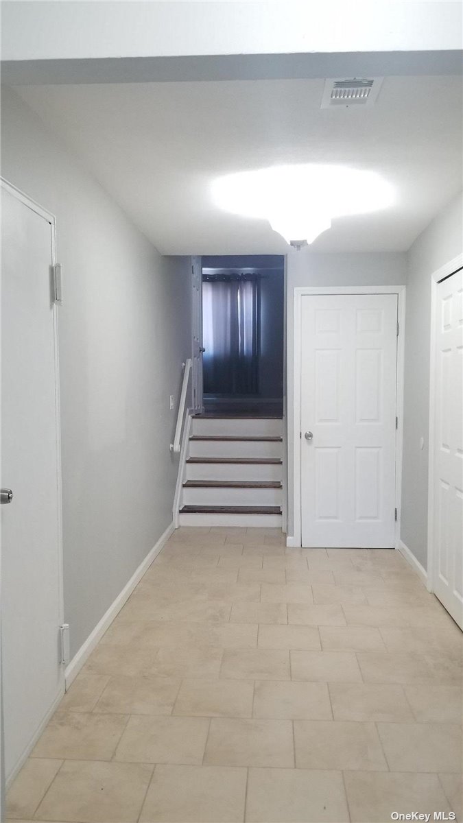 #1 photo, 72-16 244 Street, كوينز Douglaston , NY 11362