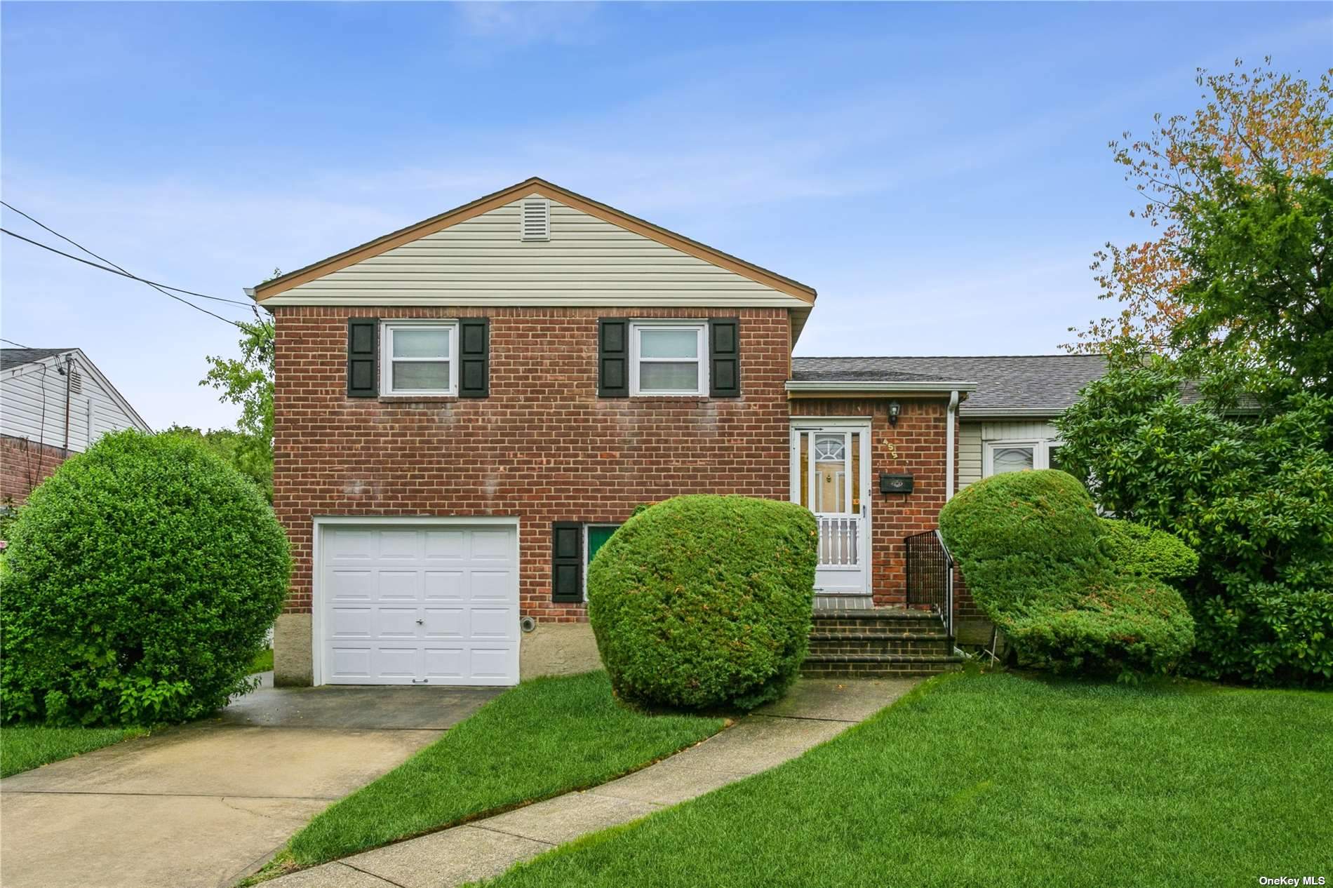 #1 photo, 455 Pacific Street, ナッソー郡 Massapequa Park , NY 11762