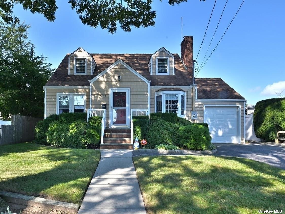 #1 photo, 2164 Willow Street, ناسو Wantagh , NY 11793