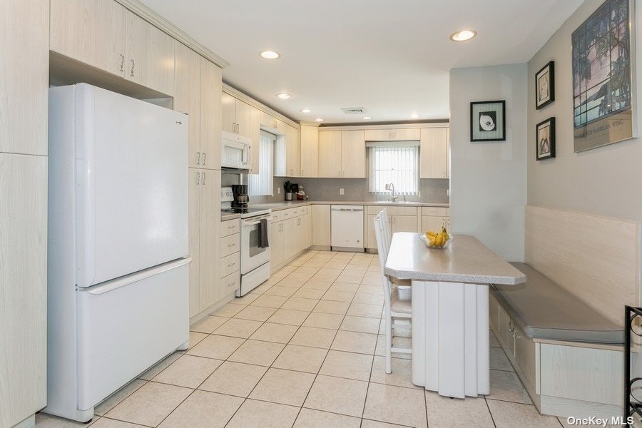 #1 photo, 754 Truman Avenue, ناسو East Meadow , NY 11554