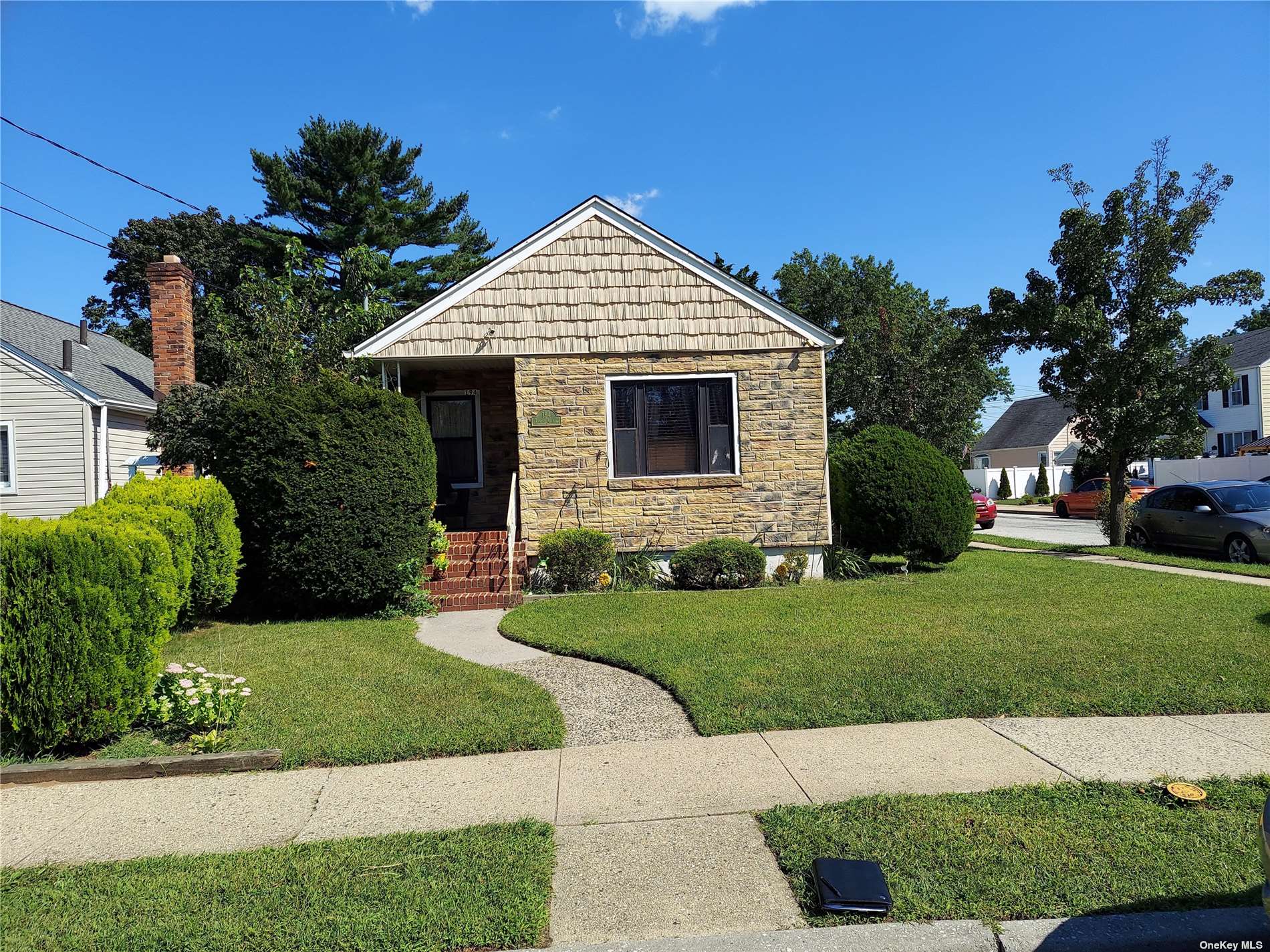 #1 photo, 194 Landau Avenue, Elmont , NY 11003