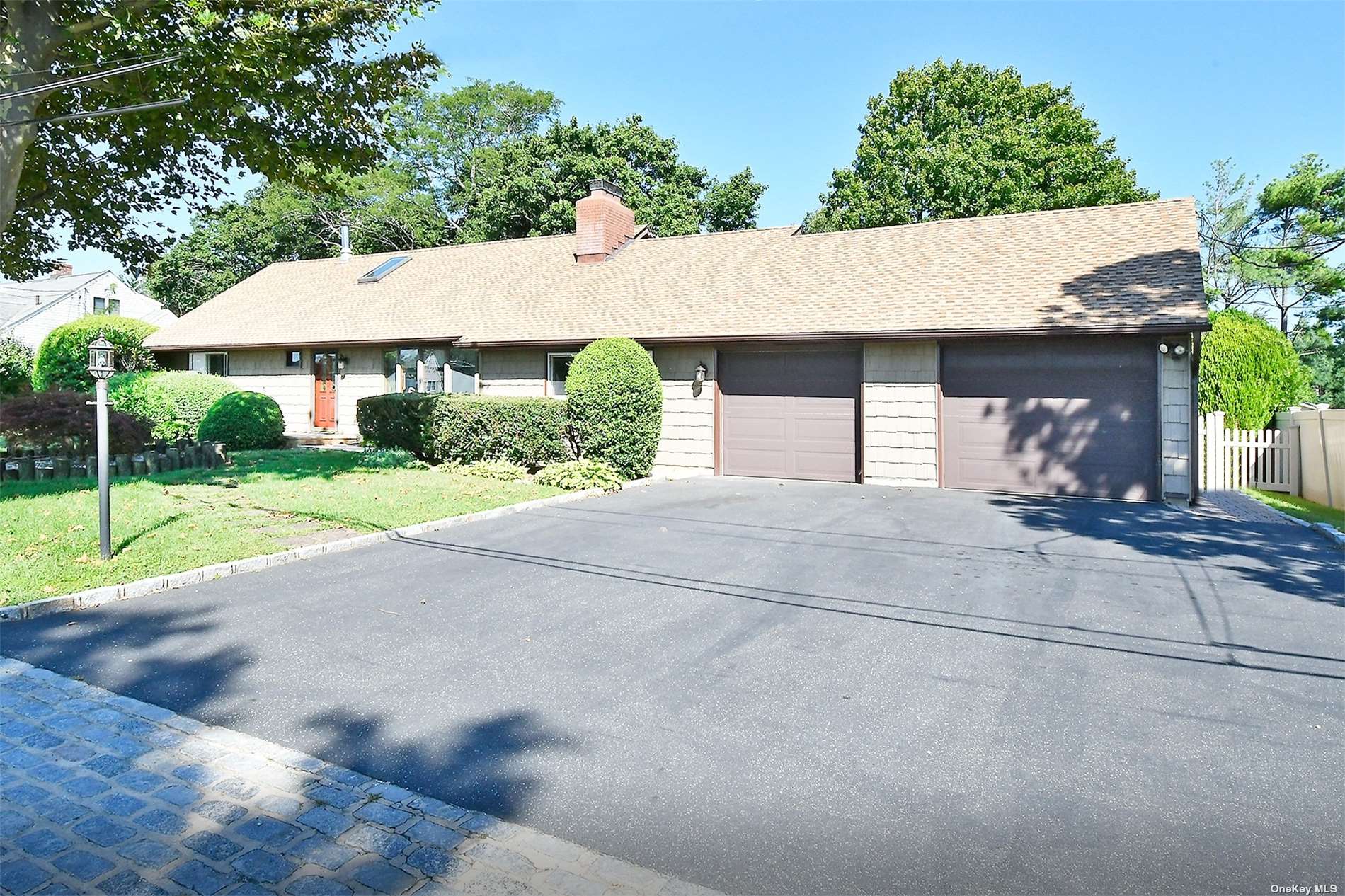 #1 photo, 17 Deeringwood Lane, Babylon , NY 11702