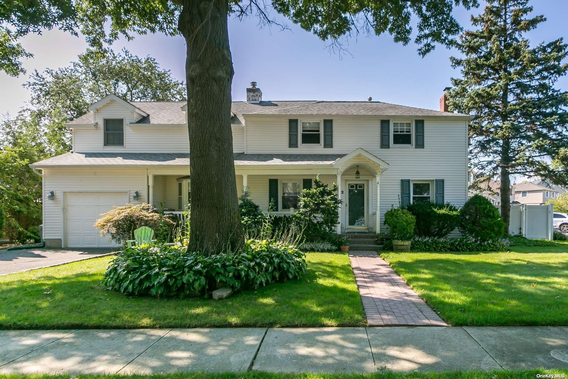 #1 photo, 2 Alton Court, Merrick , NY 11566