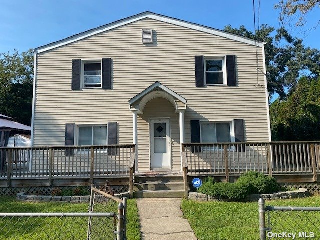 #1 photo, 27 A Westbury Street, サフォーク郡 East Islip , NY 11730
