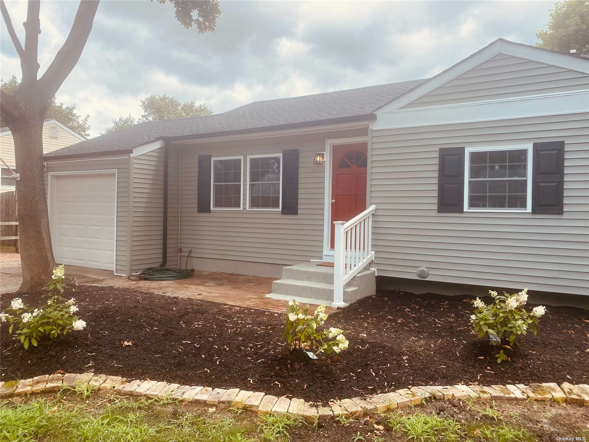 #1 photo, 62 Huron Street, サフォーク郡 Port Jefferson Station , NY 11776