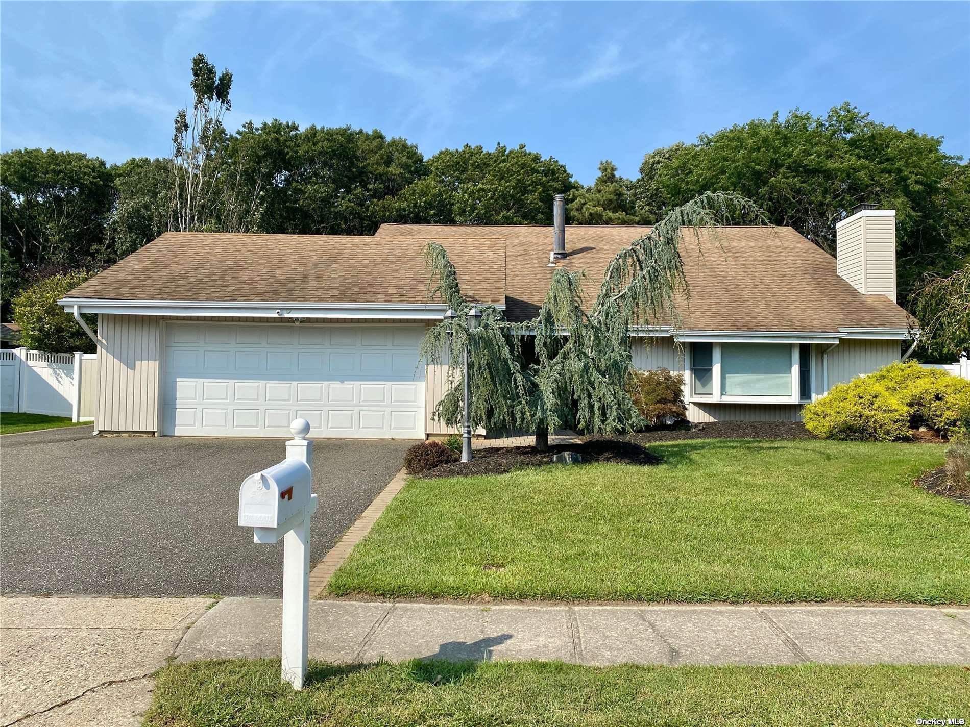 #1 photo, 51 Joanne Drive, サフォーク郡 Holbrook , NY 11741