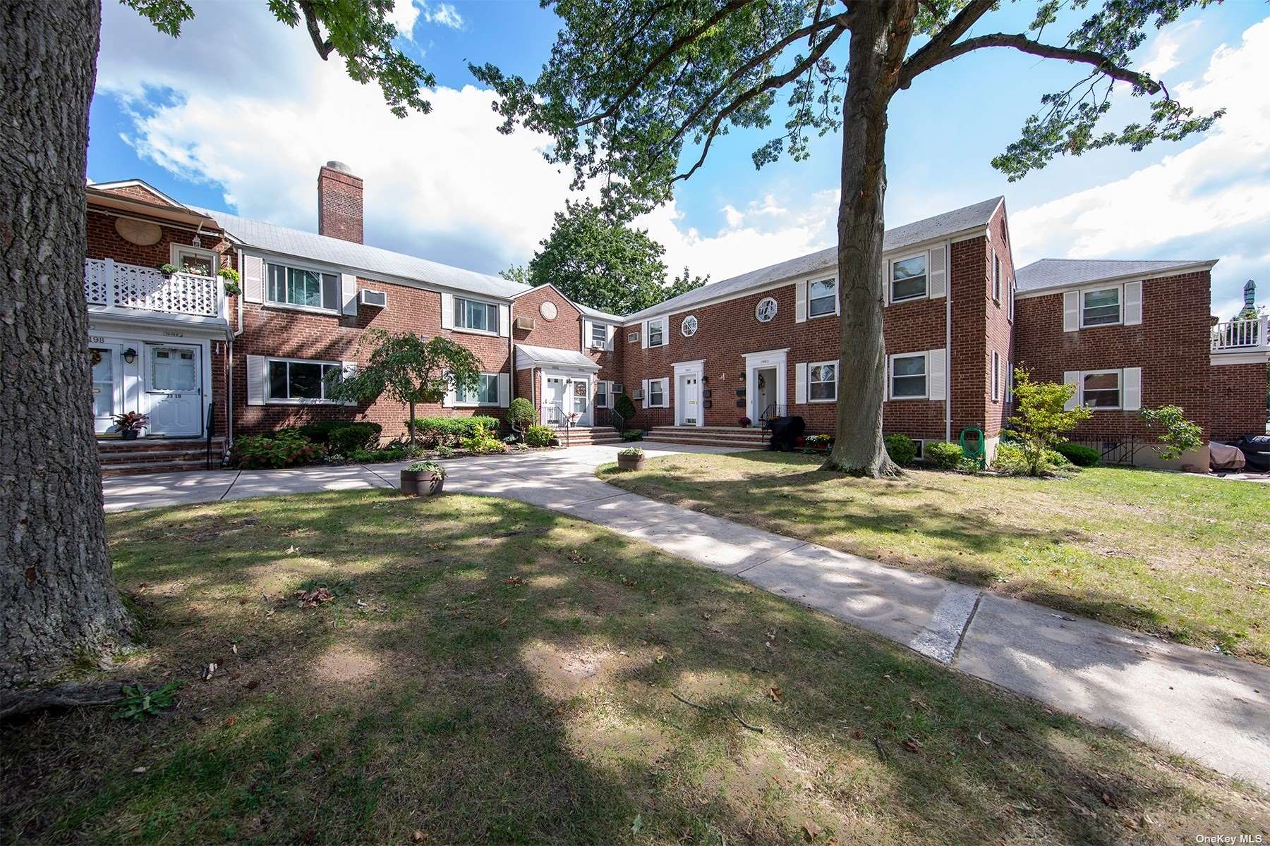 #1 photo, 73-25 263 Street, Glen Oaks , NY 11004