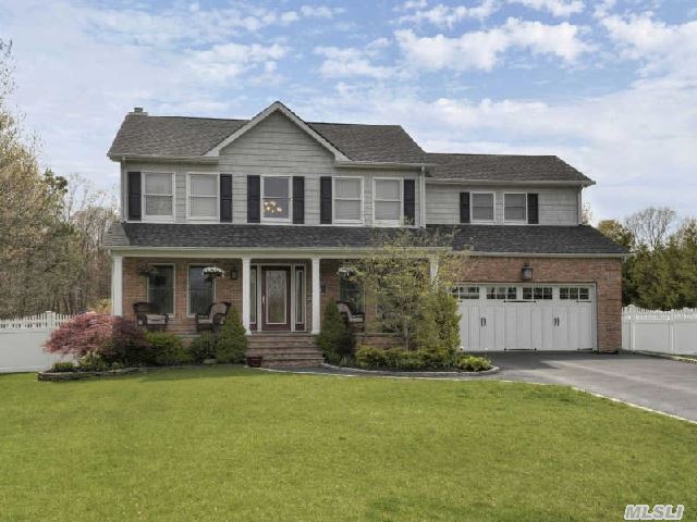 #1 photo, 15 Victoria Court, Oakdale , NY 11769