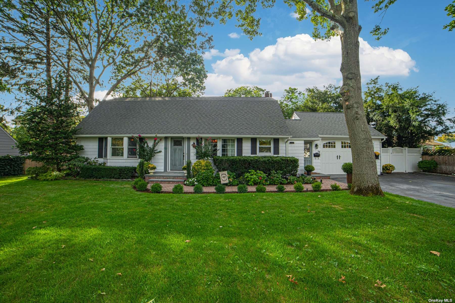 #1 photo, 28 Meeks Lane, Islip , NY 11751